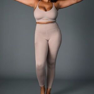 ❌SOLD❌ VSX Essential High Rise Pocket Legging, short inseam. New With Tags M